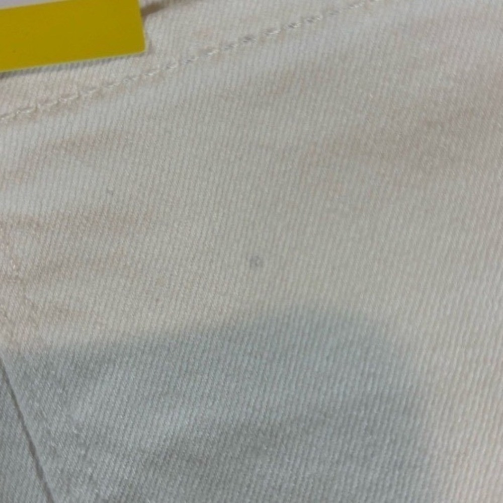 NWT DKNY White Bermuda Shorts Denim Cuffed Womens Size 6 - Picture 7 of 7